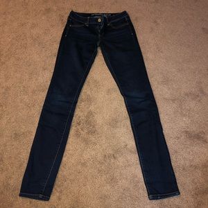 Size 4 EXTRA LONG Dark Wash American Eagle Jegging